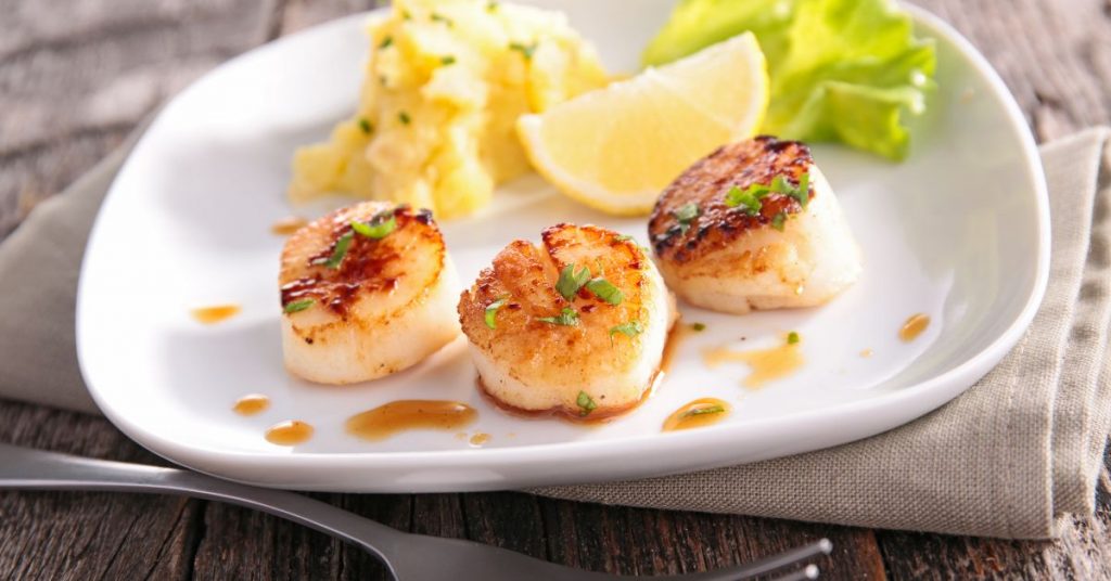 pairing white wine with scallops